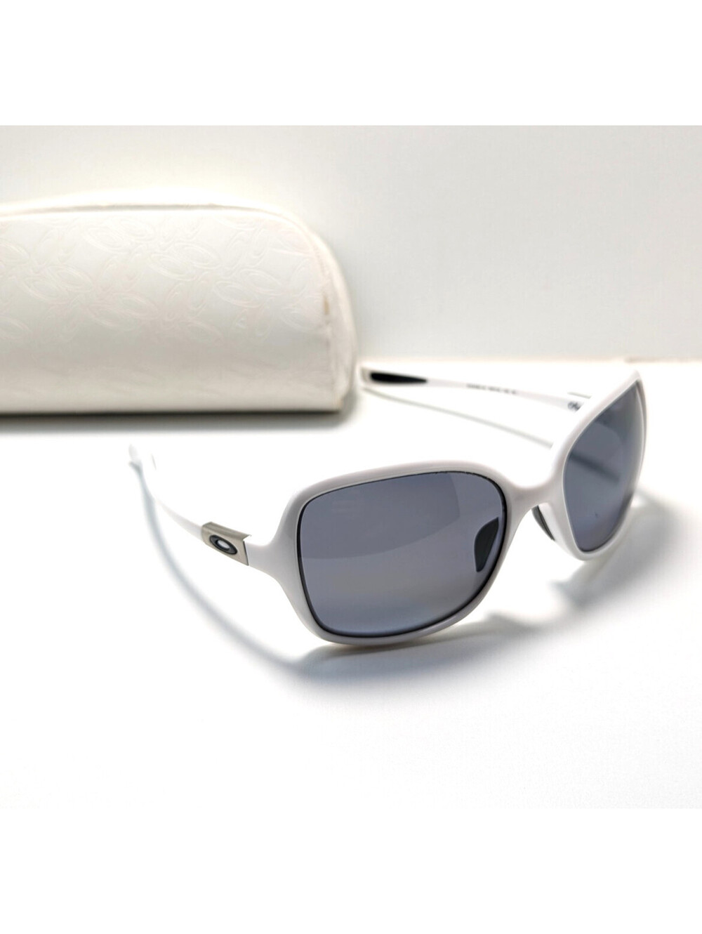 Oakley Obsessed Casual Gray UV White Oversized Square Women’s Fashion Sunglasses